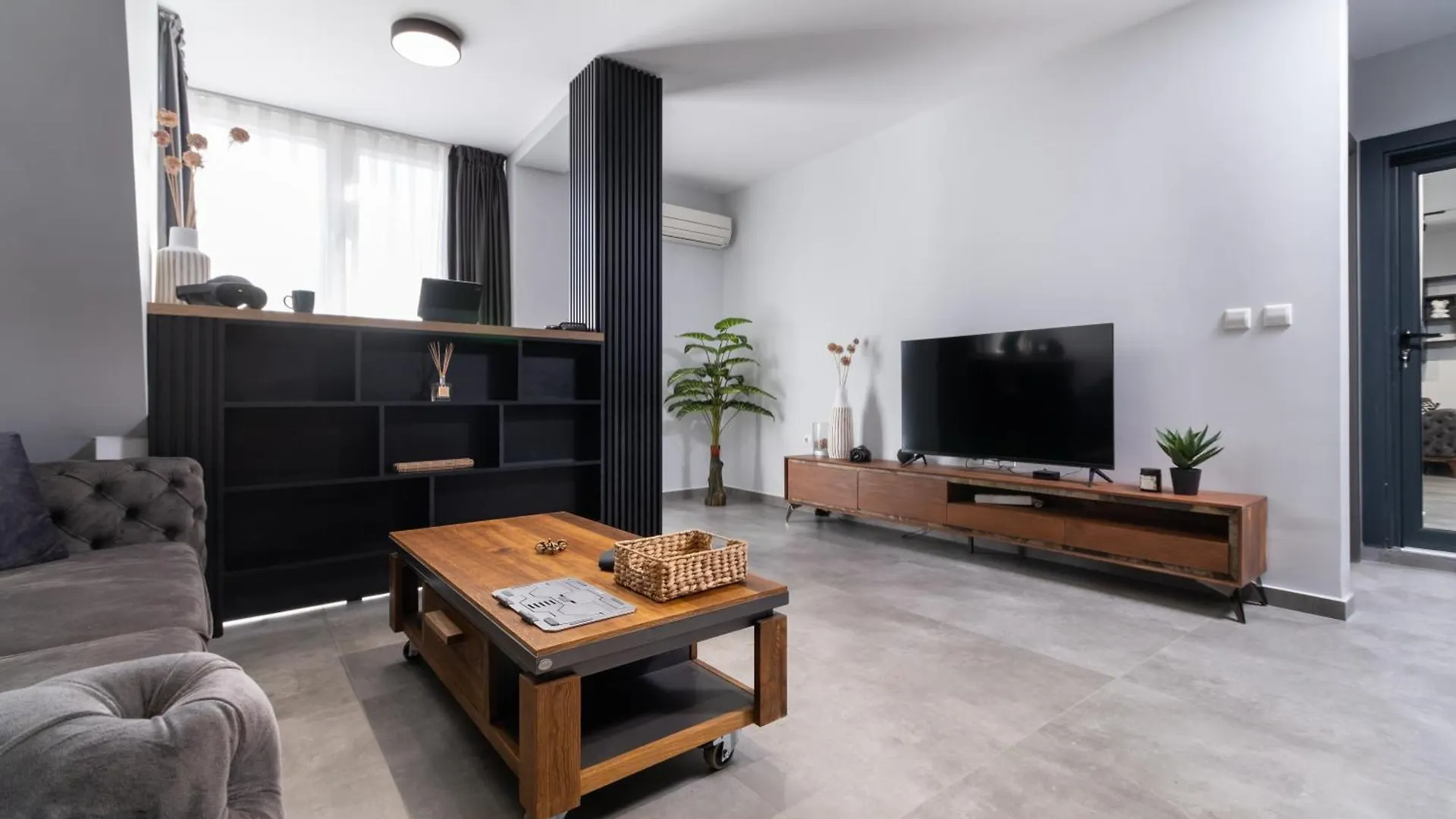 Chic 1Br Apartment With Balcony In Plovdiv